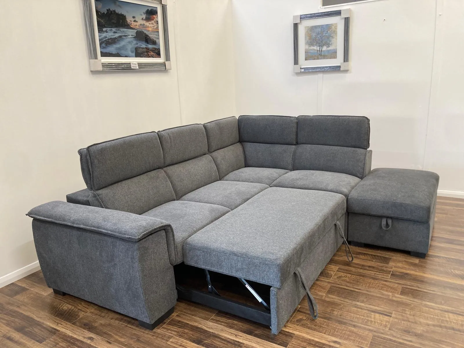 Blake Corner Suite with Pull out Bed and Ottoman - Grey