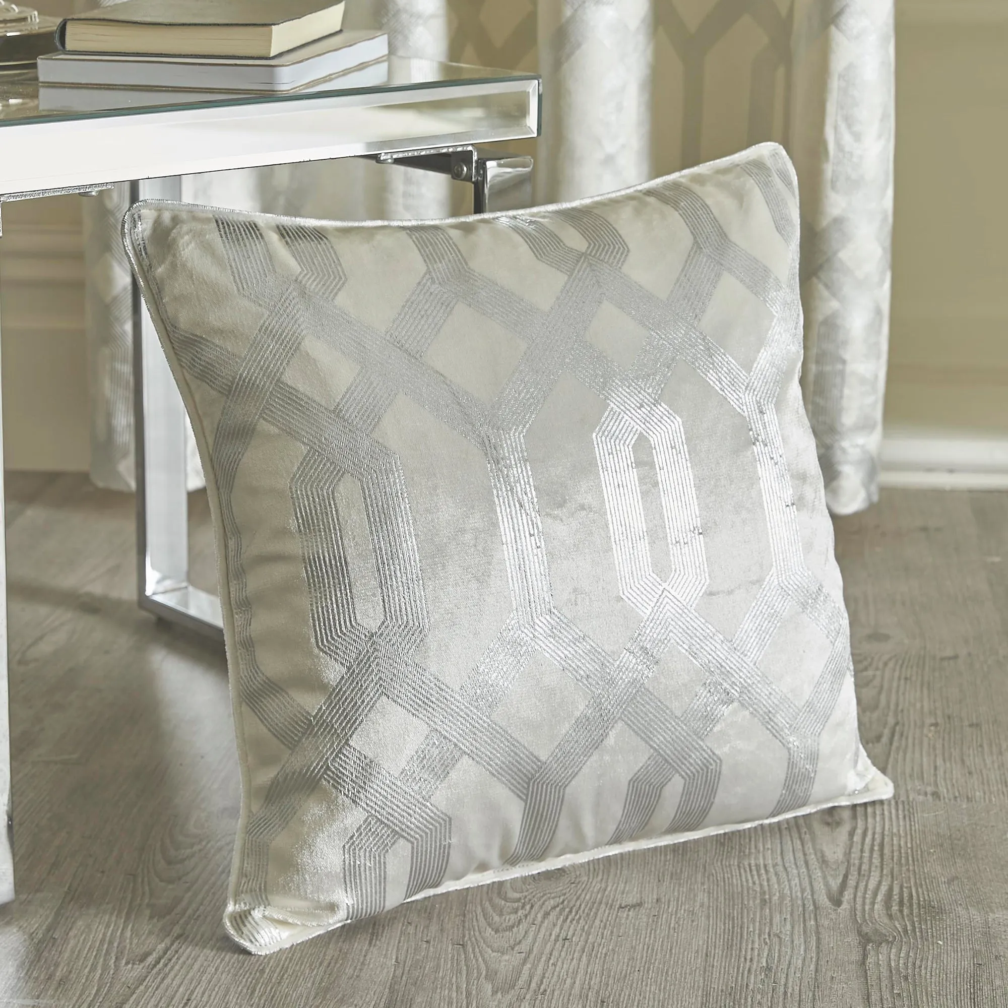 Curtina Darla Cushion - Ivory