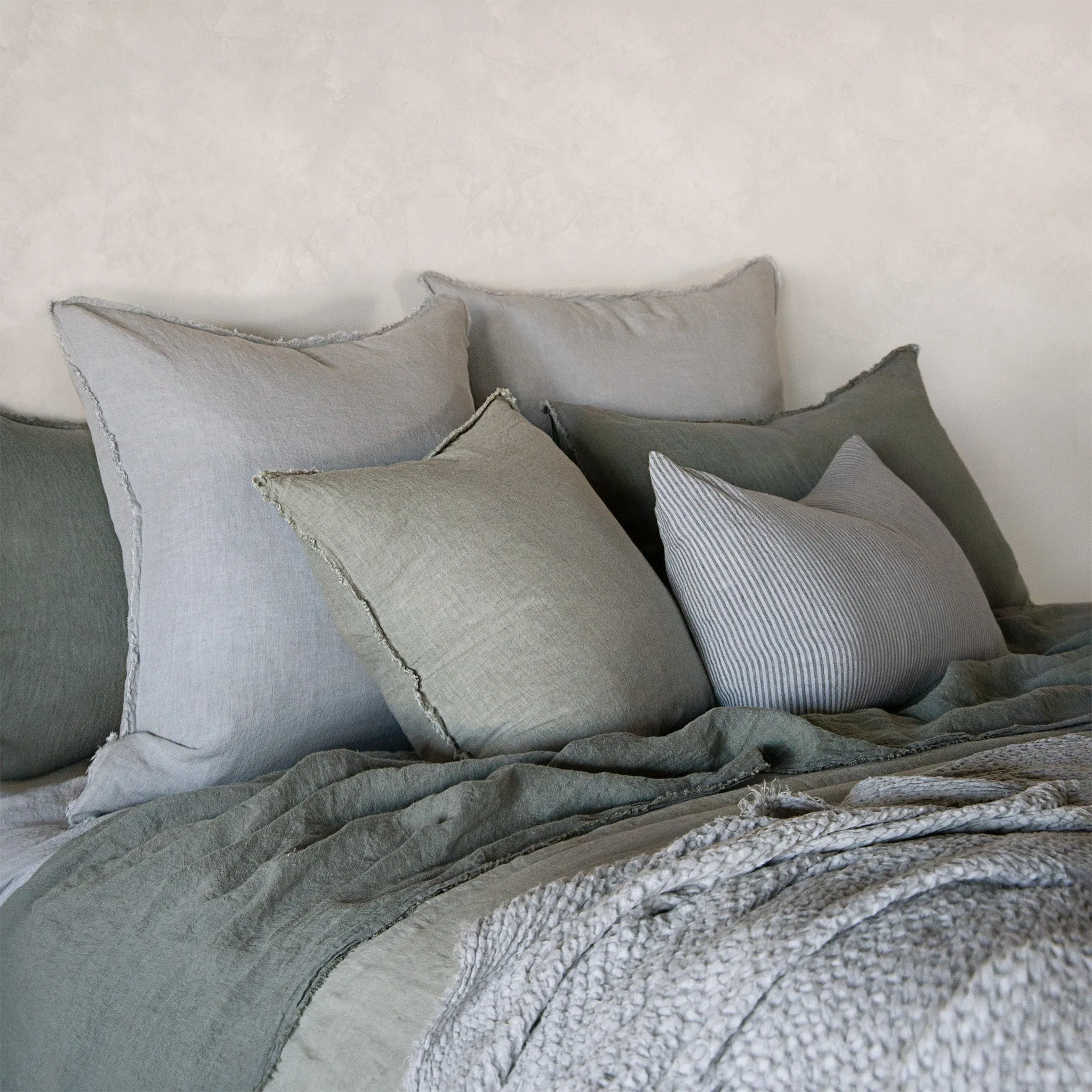 Flocca Linen Cushion - Argent