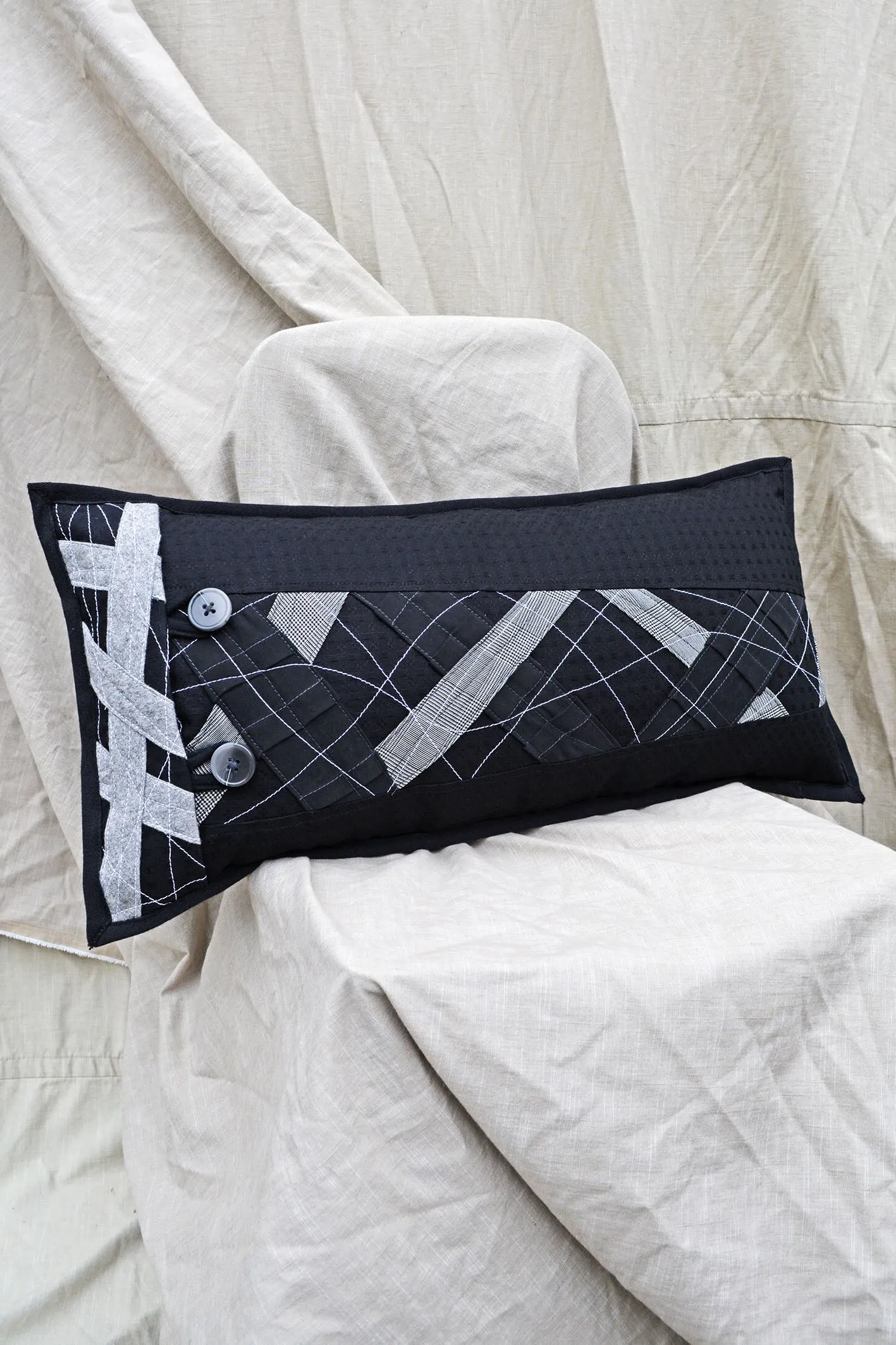 RECTANGLE APPLIQUE CUSHION - ONYX DOVE