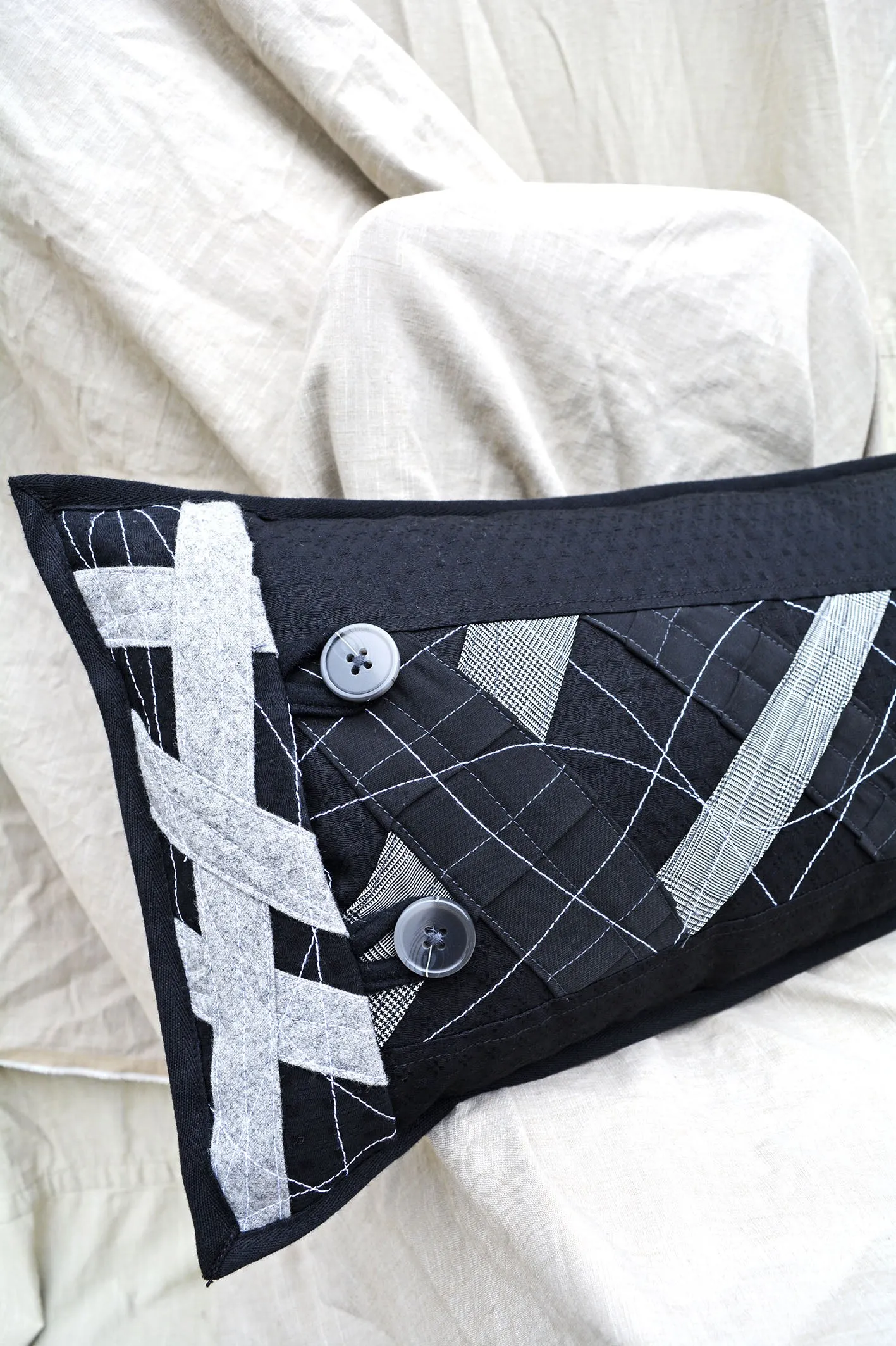 RECTANGLE APPLIQUE CUSHION - ONYX DOVE