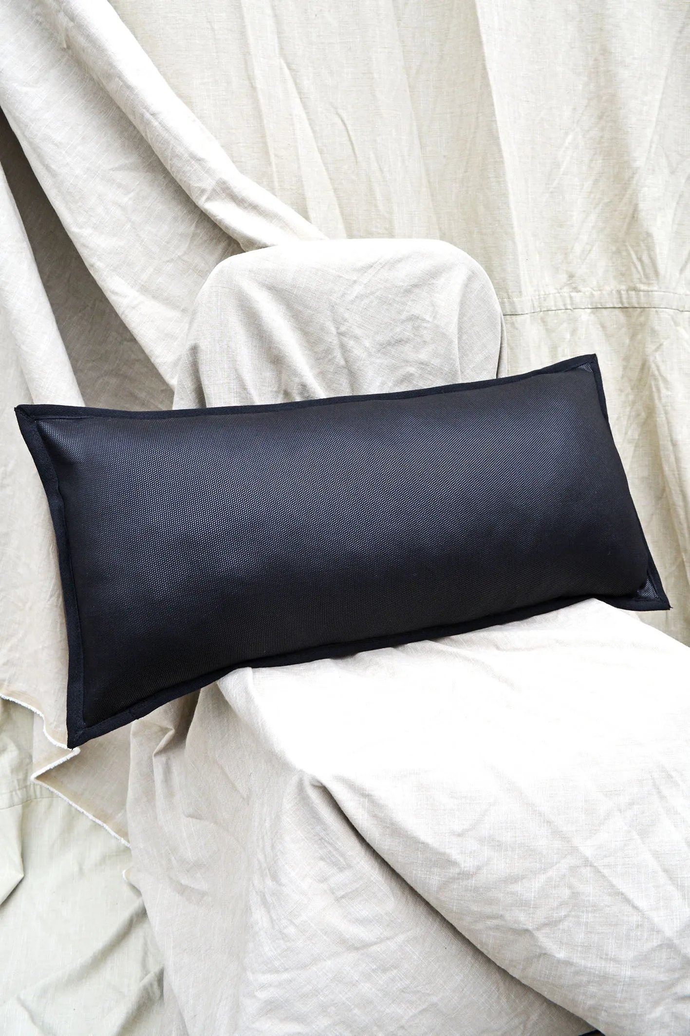 RECTANGLE APPLIQUE CUSHION - ONYX DOVE