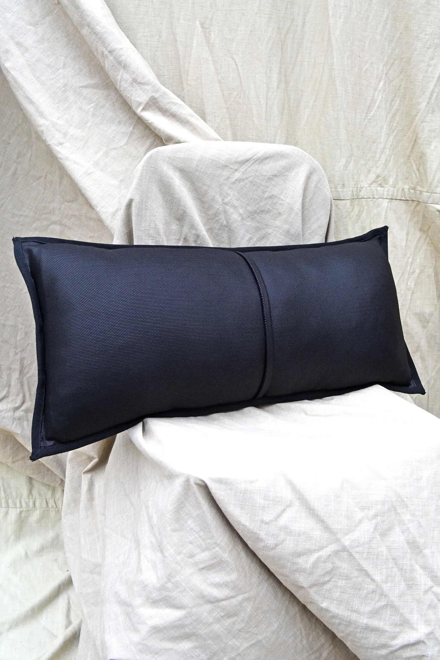 RECTANGLE APPLIQUE CUSHION - ONYX OBSIDIAN