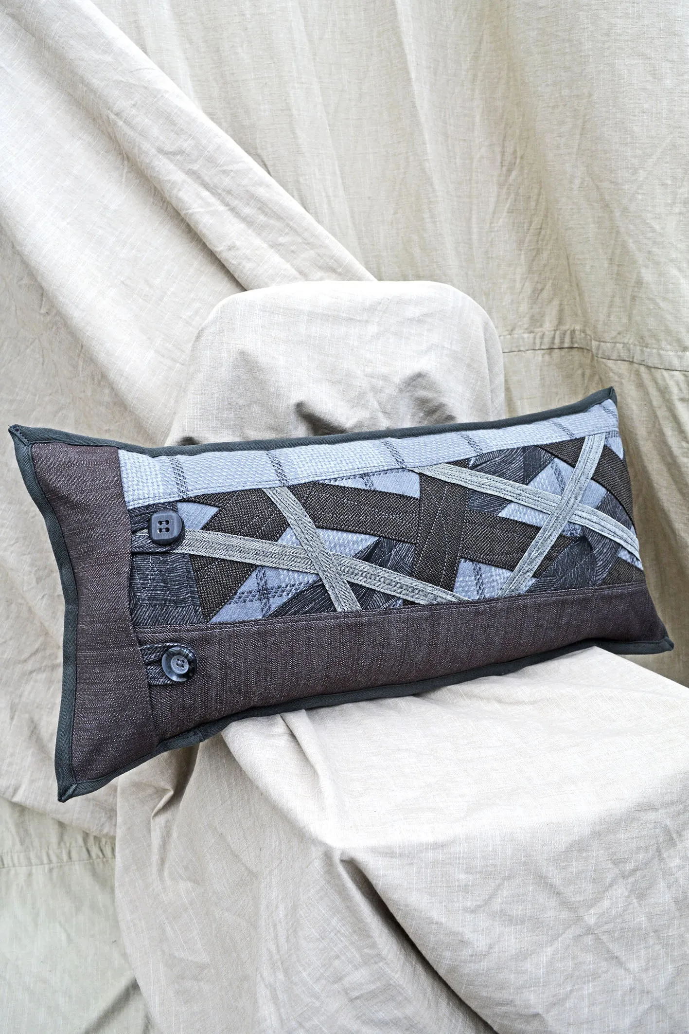RECTANGLE APPLIQUE CUSHION -UMBER SLATE