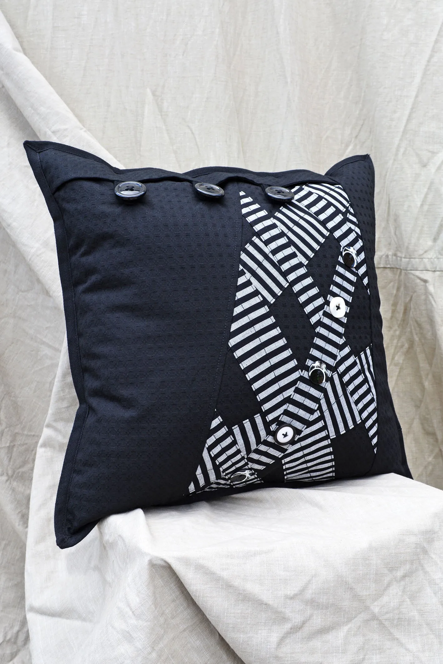 SQUARE APPLIQUE CUSHION - ONYX STRIPE